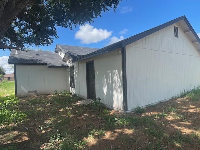 704 N Dagmar Ave, Hebbronville, TX 78361 - photo 18