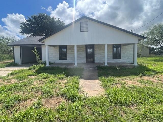 704 N Dagmar Ave, Hebbronville, TX 78361 - photo 1