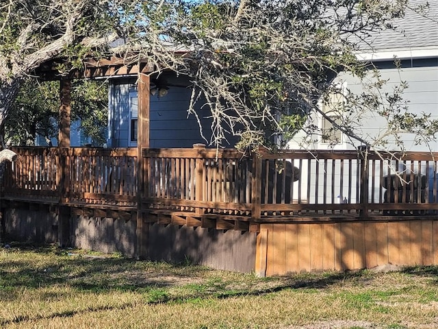 exterior space featuring a lawn