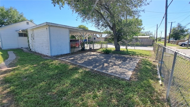 view of yard featuring fence