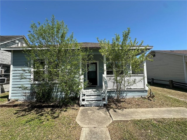 view of front facade with covered porch