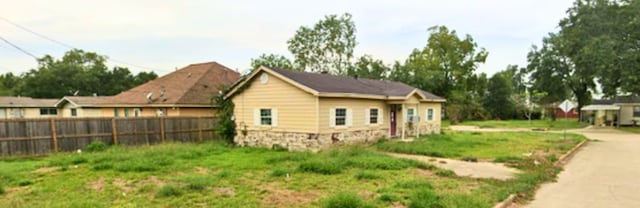 view of home's exterior