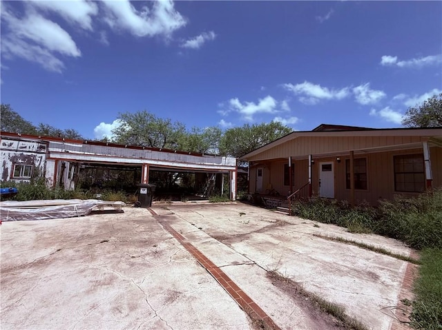 5742 Hidden Valley Loop, Sandia, TX 78383 - view of front facade with a porch