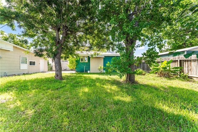 3606 Marion St, Corpus Christi, TX 78415 - view of yard featuring an outdoor structure