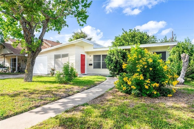 3606 Marion St, Corpus Christi, TX 78415 - view of front of property with a front lawn