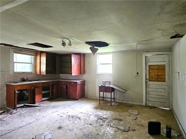 411 E Sarah St, Beeville, TX 78102 - kitchen featuring healthy amount of natural light