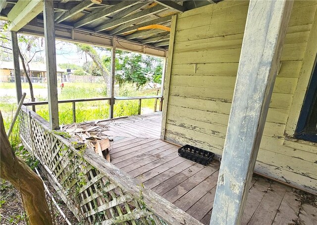 411 E Sarah St, Beeville, TX 78102 - view of wooden deck