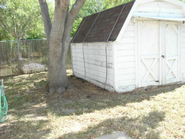 view of outdoor structure