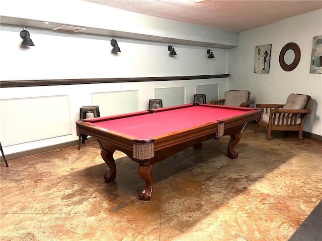 rec room featuring pool table