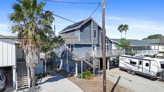 view of front of property with covered porch