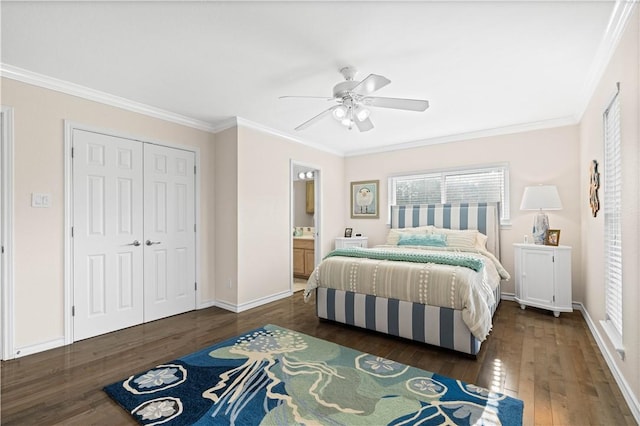 2110 Harbor Ct, Rockport, TX 78382 - bedroom featuring hardwood / wood-style floors, crown molding, baseboards, a closet, and a ceiling fan