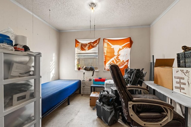 504 S 9th St, Aransas Pass, TX 78336 - bedroom featuring ornamental molding, a desk, and a textured ceiling