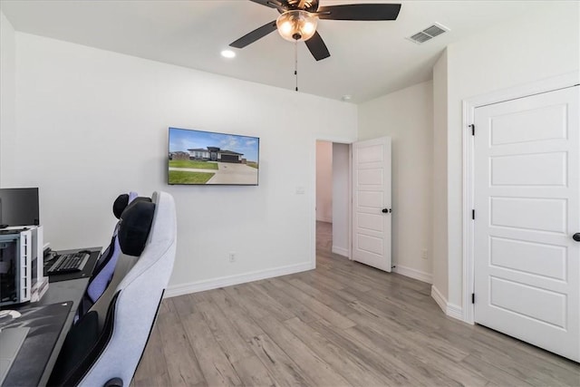 7910 Parham Dr, Corpus Christi, TX 78414 - home office with ceiling fan, light wood-style floors, and recessed lighting