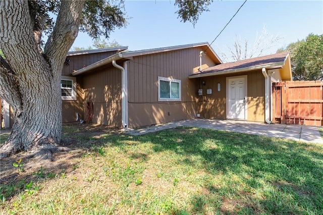 2738 Wind Rock Dr, Corpus Christi, TX 78410 - view of front facade with a patio area
