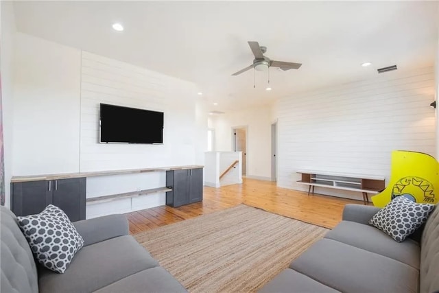 162 La Concha Blvd Unit 20, Port Aransas, TX 78373 - living area with ceiling fan, light wood finished floors, and recessed lighting