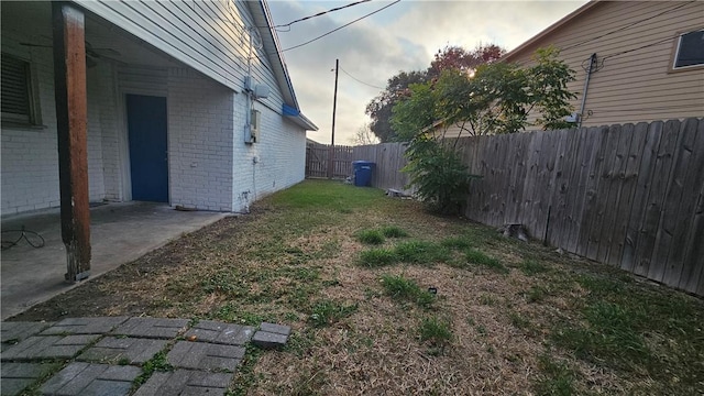 view of yard featuring a patio