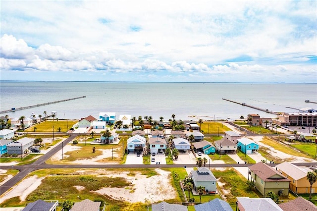 911 S Magnolia St, Rockport, TX 78382