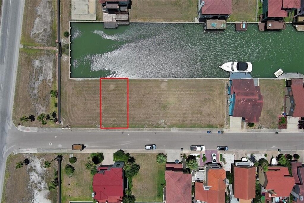 705 Imperial Hbr, Corpus Christi, TX 78402 - photo 1
