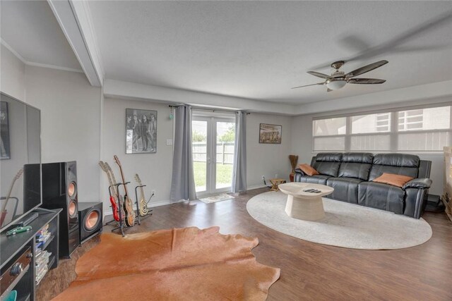 239 Purl Pl, Corpus Christi, TX 78412 - living area featuring wood finished floors and a ceiling fan
