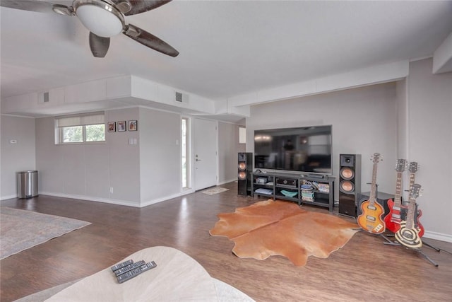 239 Purl Pl, Corpus Christi, TX 78412 - living area with wood finished floors and ceiling fan