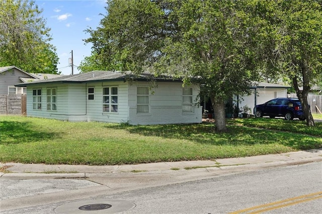 view of front of house with a front yard