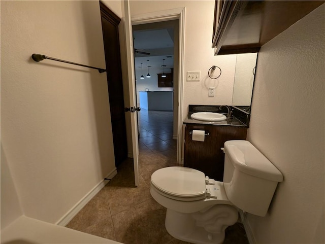 2905 Dante Dr, Corpus Christi, TX 78415 - bathroom featuring tile patterned flooring, vanity, and a ceiling fan