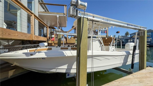 dock area featuring boat lift