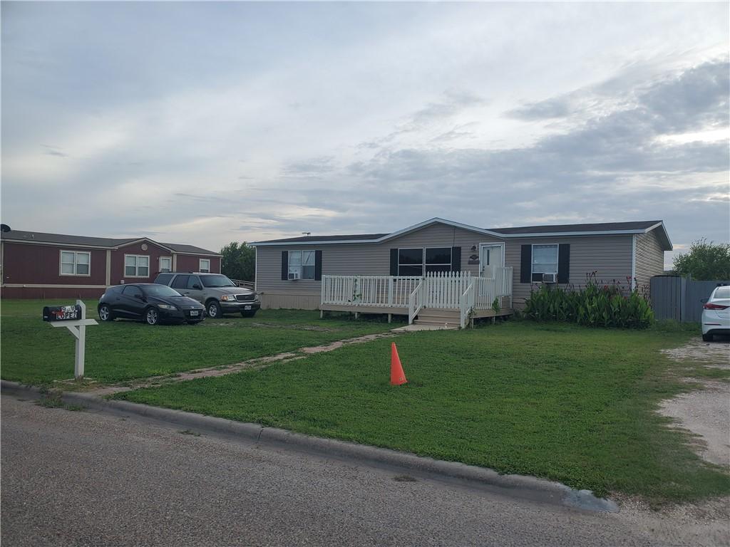 928 Verde Dr, Sinton, TX 78387 - photo 4