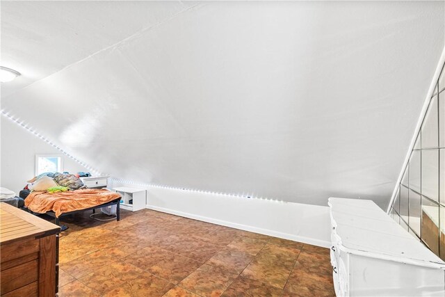 607 E 11th St, Bishop, TX 78343 - living area with vaulted ceiling