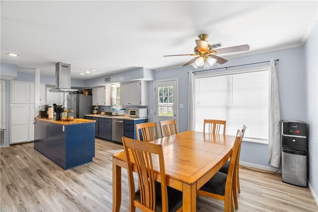 607 E 11th St, Bishop, TX 78343 - dining space featuring ceiling fan, light wood-style flooring, recessed lighting, and baseboards