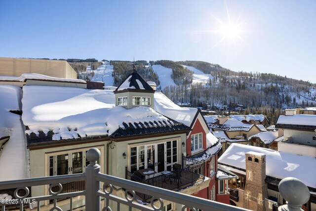 exterior space with a mountain view