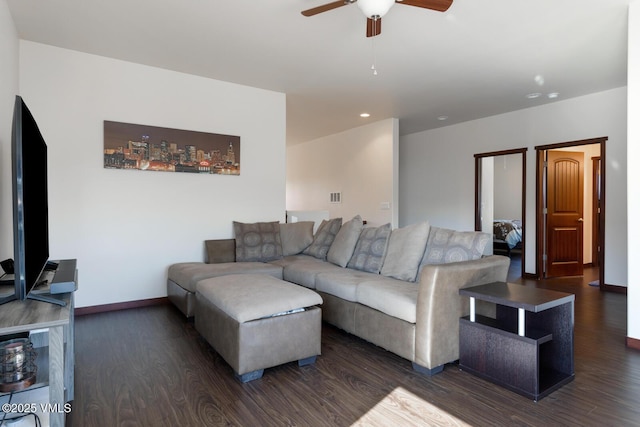 living room with dark wood-style floors, recessed lighting, baseboards, and ceiling fan