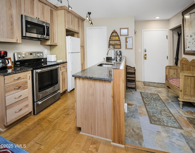 3931 Bighorn Rd Unit 5M, Vail, CO 81657 - photo 4