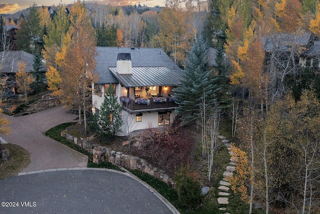 view of aerial view at dusk