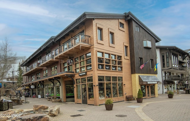 225 Wall St Unit 303, Vail, CO 81657 - view of building exterior