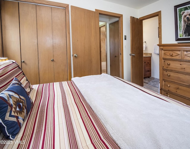 4610 Vail Racquet Club Dr Unit 7-12, Vail, CO 81657 - bedroom with a closet and ensuite bathroom