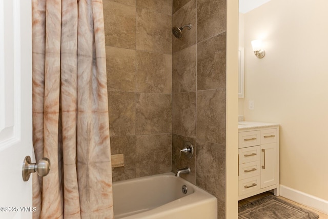 bathroom with shower / bath combo