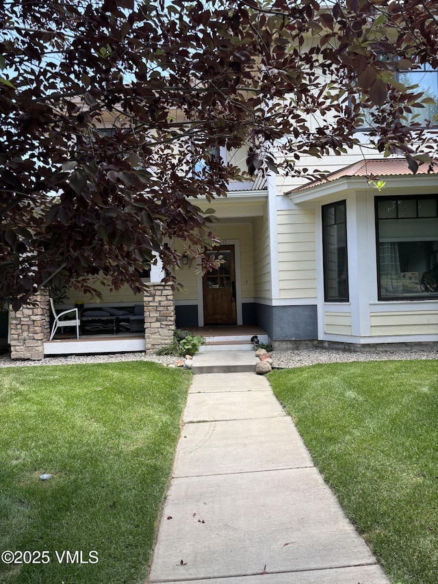 40 Bunker Way, Eagle, CO 81631 - doorway to property featuring a yard