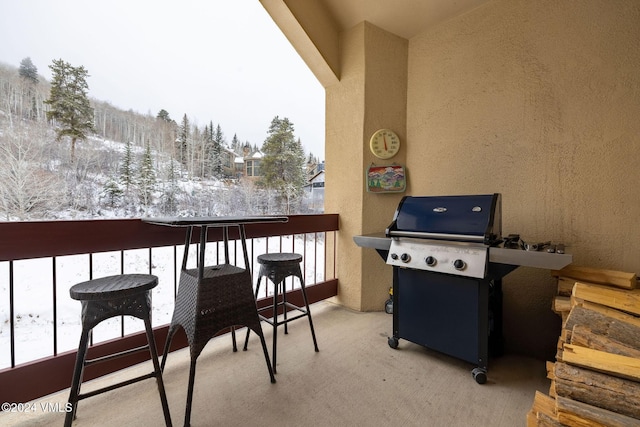 balcony featuring a grill