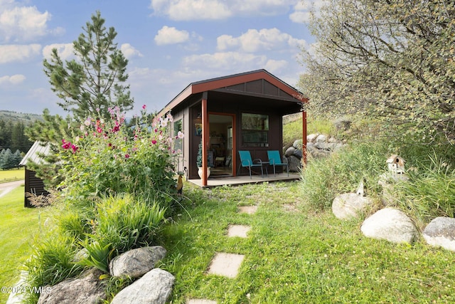 407 Meadow Rd, Edwards, CO 81632 - view of yard with an outbuilding