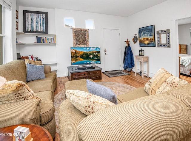 511 Metcalf Rd Unit I27, Avon, CO 81620 - living room with wood finished floors