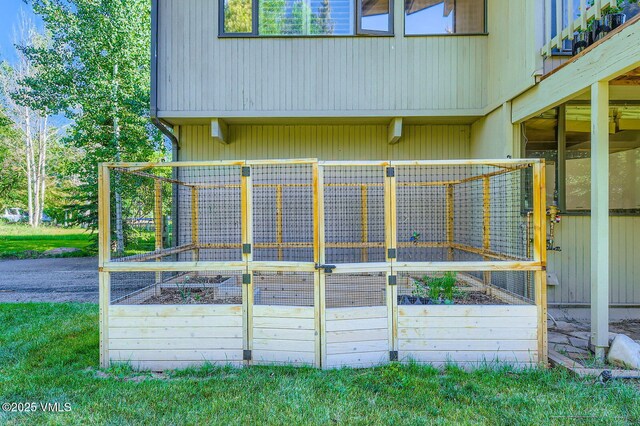 8 Charolais Cir, Edwards, CO 81632 - view of side of home with exterior structure