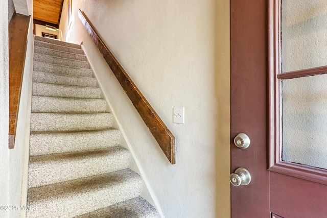 2540 Kinnikinnick Rd Unit G-2, Vail, CO 81657 - stairs featuring a textured wall