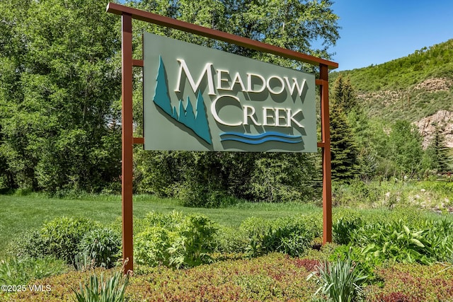 2540 Kinnikinnick Rd Unit G-2, Vail, CO 81657 - view of community sign