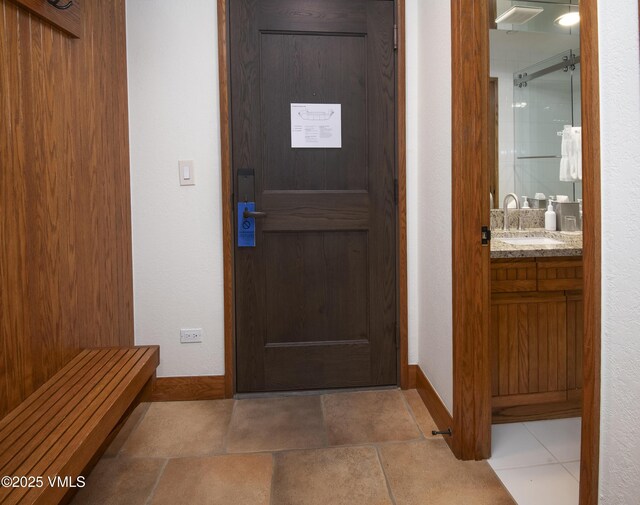 120 Offerson Rd Unit 6140, Beaver Creek, CO 81620 - foyer entrance with baseboards