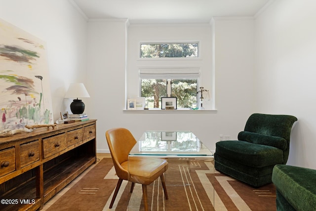 971 Winslow Rd, Edwards, CO 81632 - sitting room with crown molding
