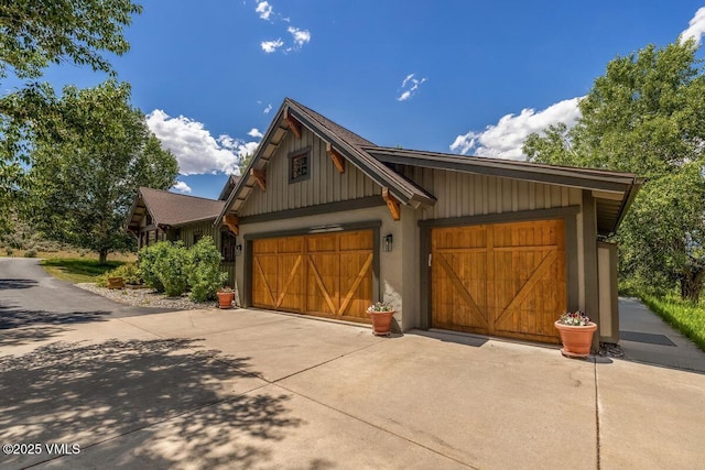 674 Hernage Creek Rd, Eagle, CO 81631 - garage with driveway
