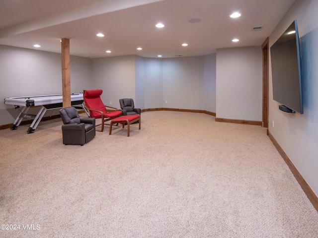 living area featuring baseboards, carpet flooring, visible vents, and recessed lighting