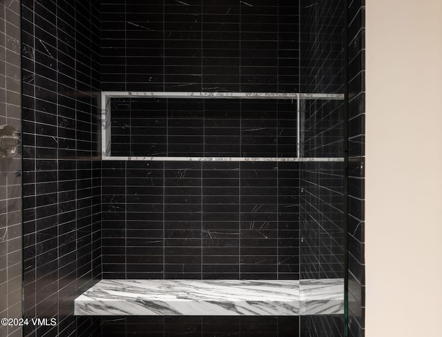 366 Forest Rd, Vail, CO 81657 - bathroom with a tile shower