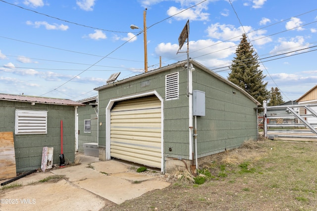 618 W Chestnut St, Leadville, CO 80461 - detached garage with fence